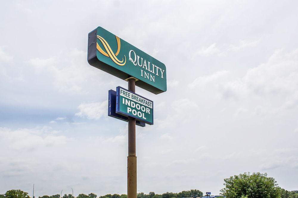 Quality Inn Newton At I-80 Exterior foto